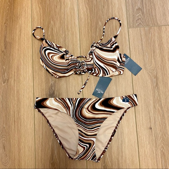 Hollister Bikini - Picture 1 of 4